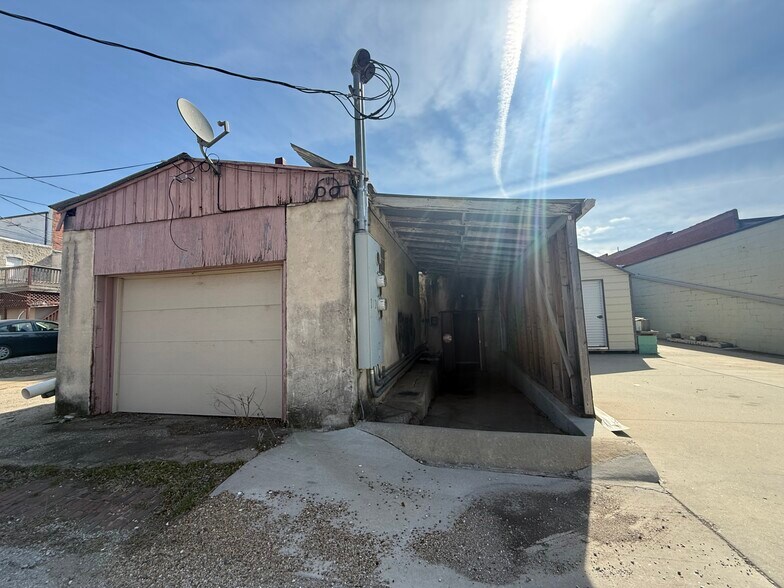 More Photos Of 620 Cherokee St, Leavenworth Storefront Retail Office For Sale