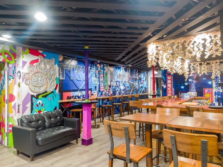 More Photos Of 525 8th St SE, Washington Storefront For Lease