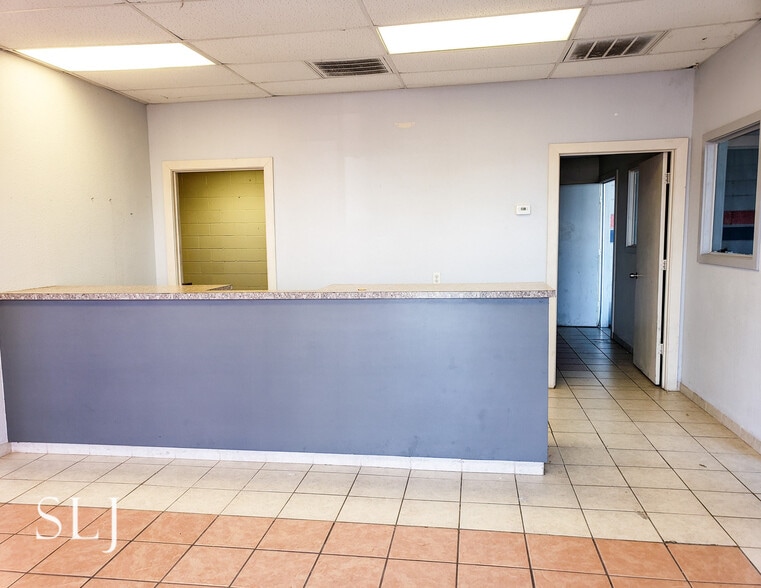 More Photos Of 3317 Inwood Rd, Dallas Auto Repair For Lease