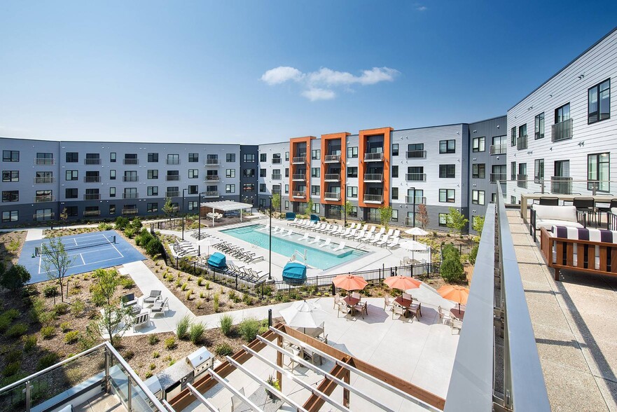 More Photos Of 1000 Berkley Pky, Kansas City Apartments For Sale