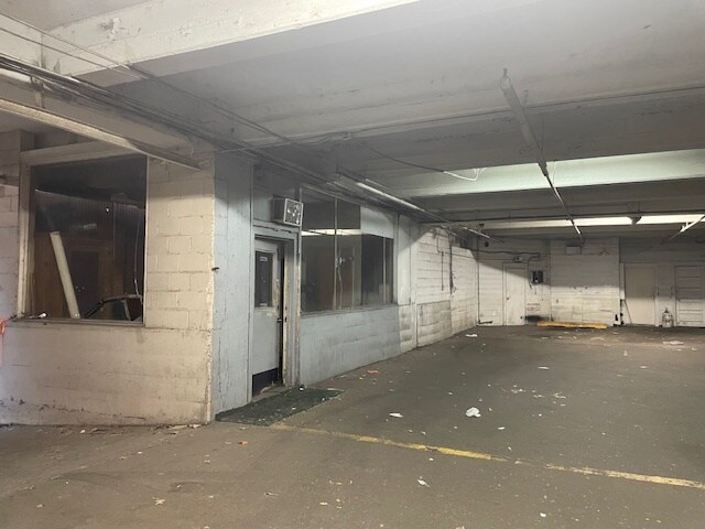 More Photos Of 199 Jefferson Ave, Memphis Parking Garage For Sale