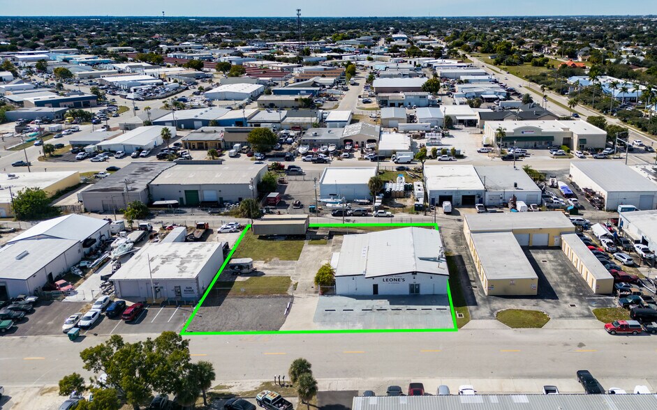 More Photos Of 916 SE 14th Ave, Cape Coral Restaurant For Sale