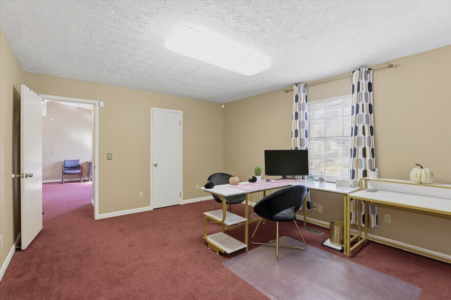 More Photos Of 7713 Oak Ridge Hwy, Knoxville Office For Sale