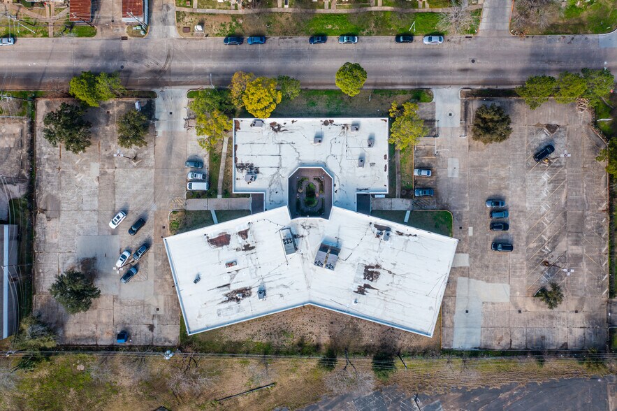More Photos Of 9207 Country Creek Dr, Houston Office For Sale