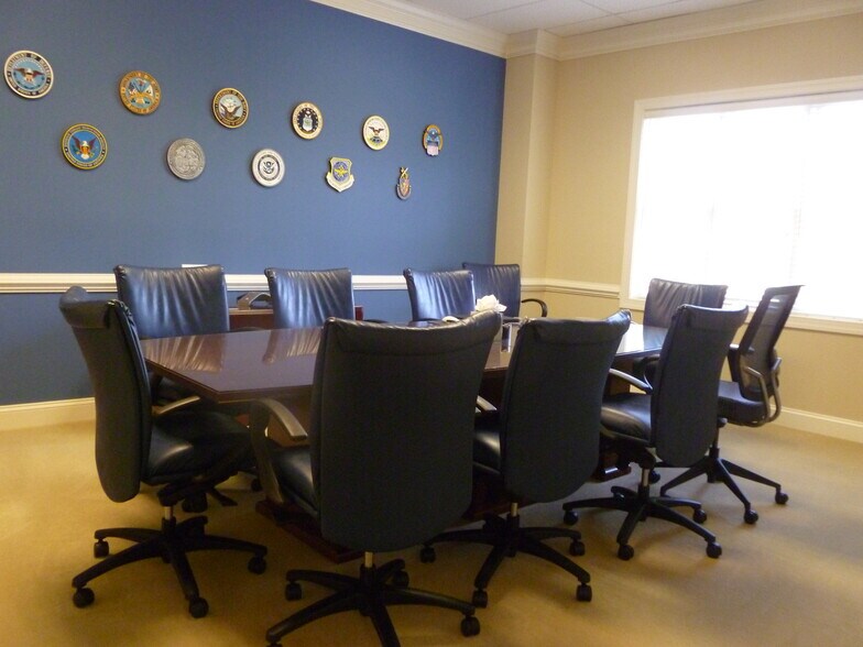 More Photos Of 4000-4008 Genesee Pl, Woodbridge Medical For Lease