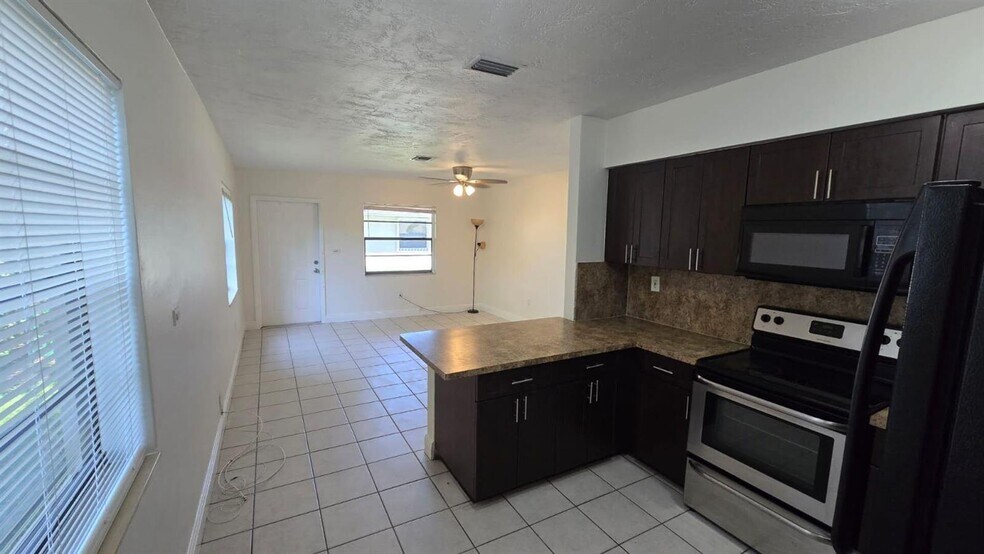 More Photos Of 6134 SW 40th Ct, Miramar Multifamily For Sale