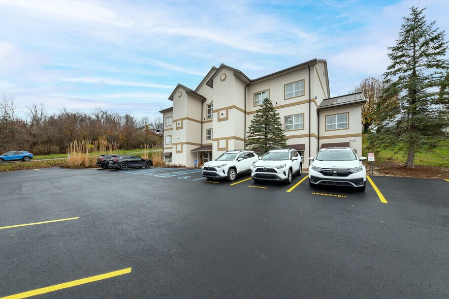 More Photos Of 100 Village Dr, White Hall Office For Lease