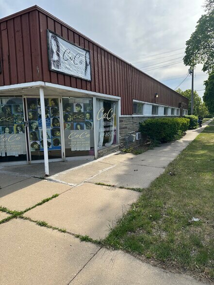 More Photos Of 3489 N 76th St, Milwaukee Office For Sale