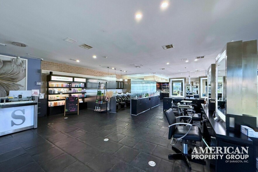 More Photos Of 2345 Bee Ridge Rd, Sarasota Storefront Retail Office For Sale