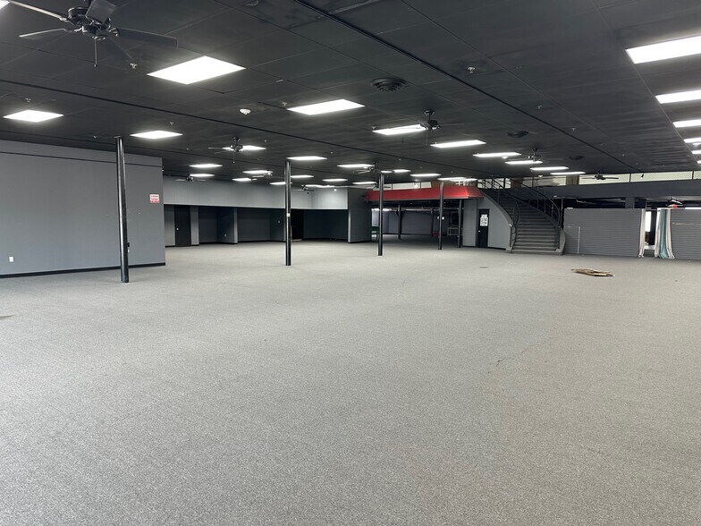 More Photos Of 312 E Main St, Grand Prairie Freestanding For Lease