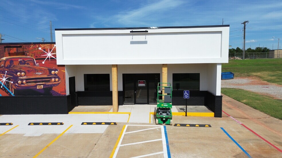 More Photos Of 1605 E 1st St, Chandler General Retail For Lease