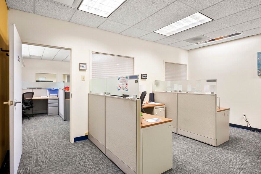 More Photos Of 25 Delaware Ave, Delmar Office For Sale