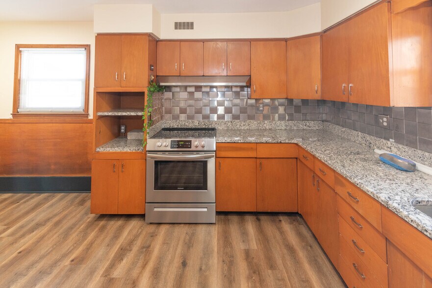 More Photos Of , Arbutus Multifamily For Sale