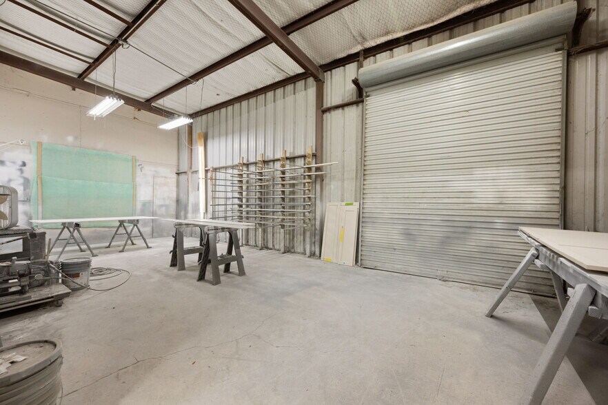 More Photos Of 4714 S Zarzamora St, San Antonio Auto Repair For Sale