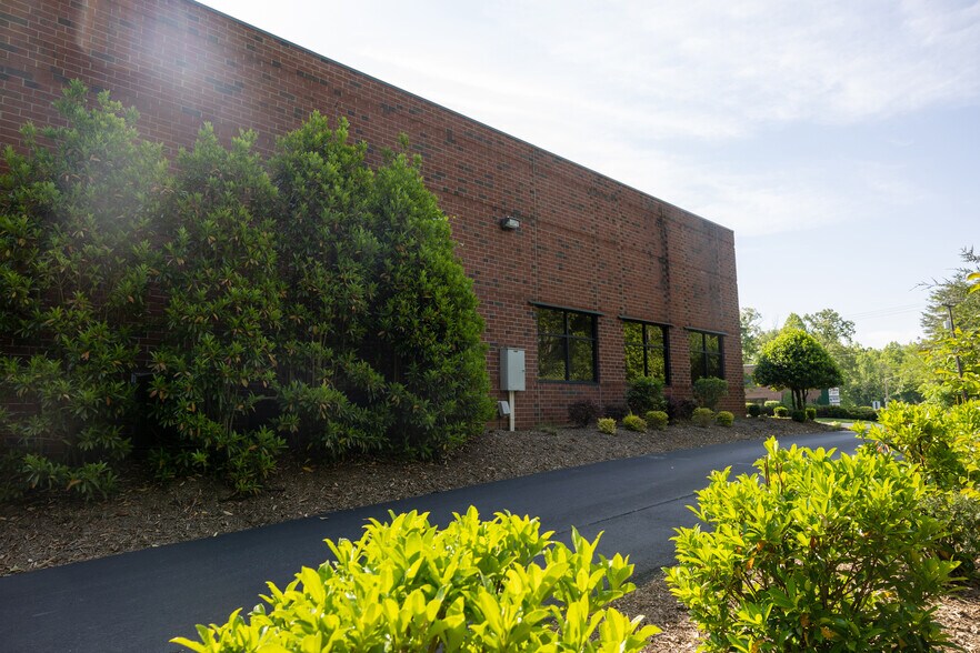 More Photos Of 716-101 Gallimore Dairy, High Point Research And Development For Lease