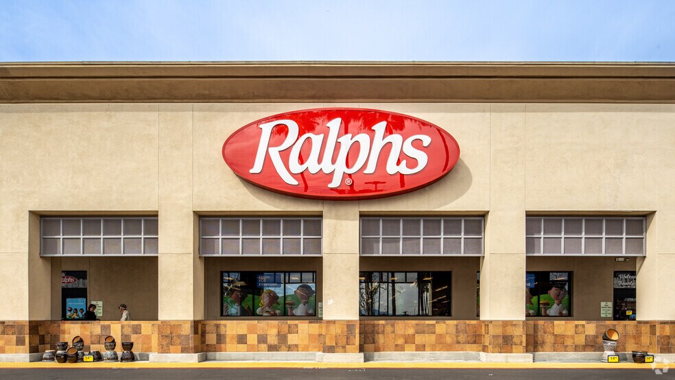 More Photos Of 18279-18517 Brookhurst St, Fountain Valley Unknown For Lease