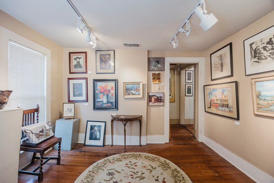 More Photos Of 3126 Handley Dr, Fort Worth General Retail For Sale