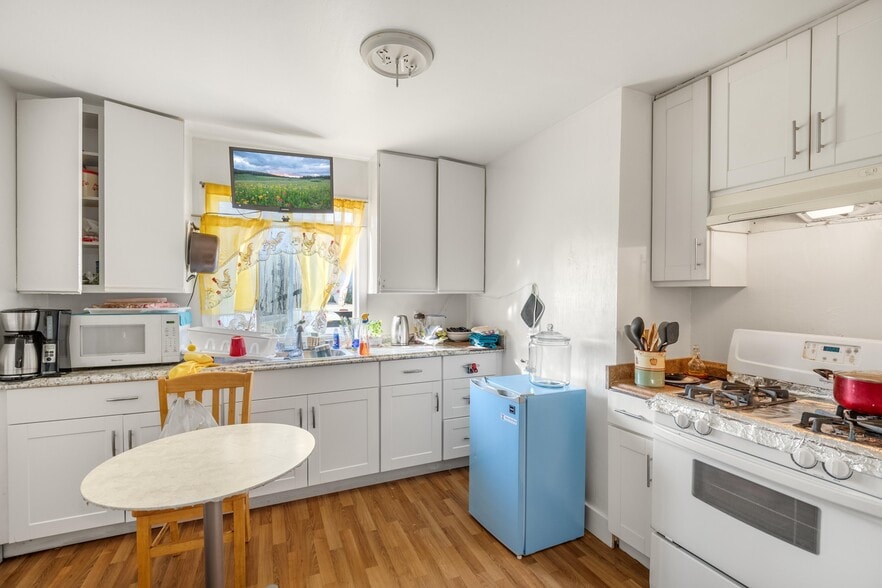 More Photos Of 736 Cedar St, Redwood City Apartments For Sale