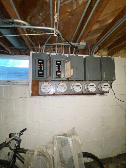 More Photos Of 7009 W Tripoli Ave, Milwaukee Apartments For Sale