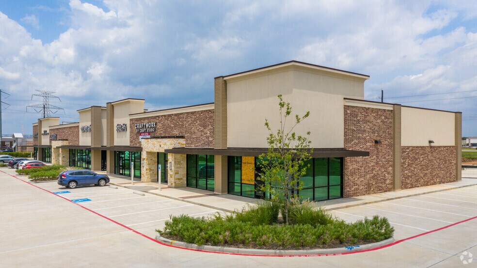 More Photos Of 11131 Harlem Rd, Richmond Freestanding For Lease
