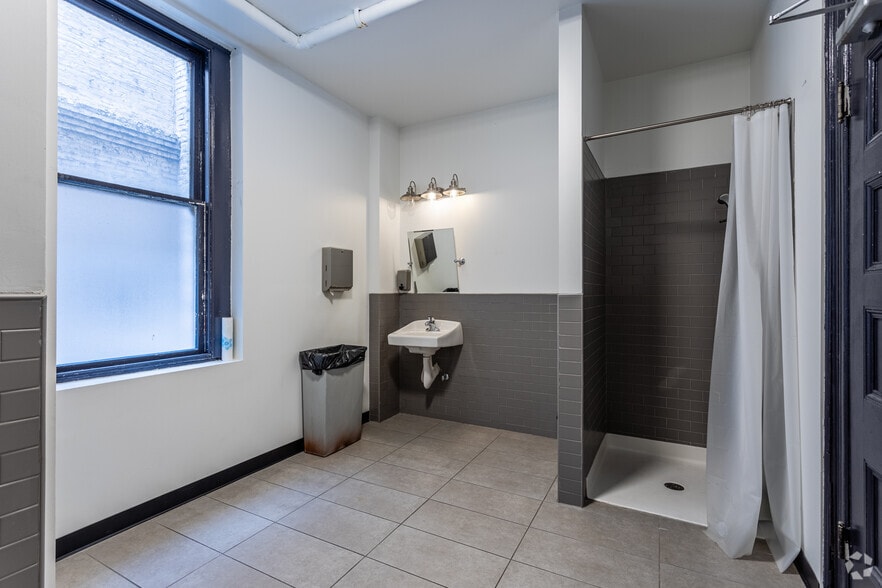 More Photos Of 208 SW Harvey Milk St, Portland Office For Lease