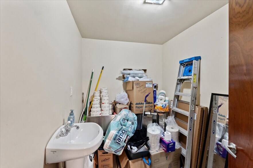 More Photos Of 2546 US-101, Ilwaco Industrial For Sale