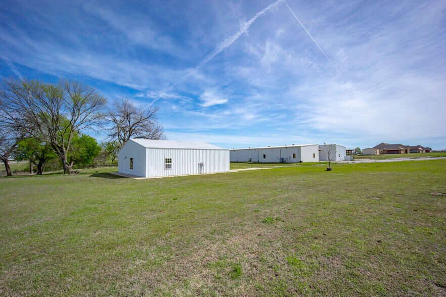 More Photos Of 6121 Highway 177, Shawnee Warehouse For Lease