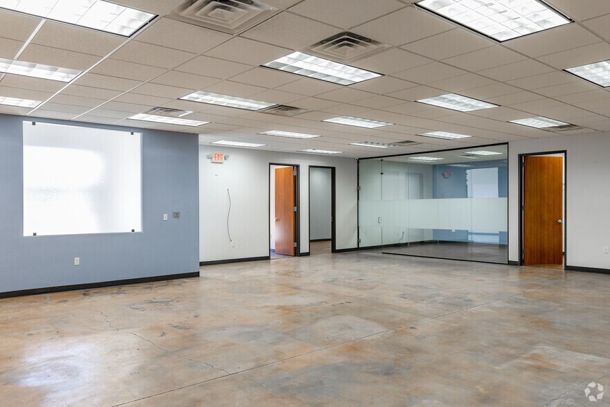 More Photos Of 12306 Shiloh Church Rd, Houston Warehouse For Lease