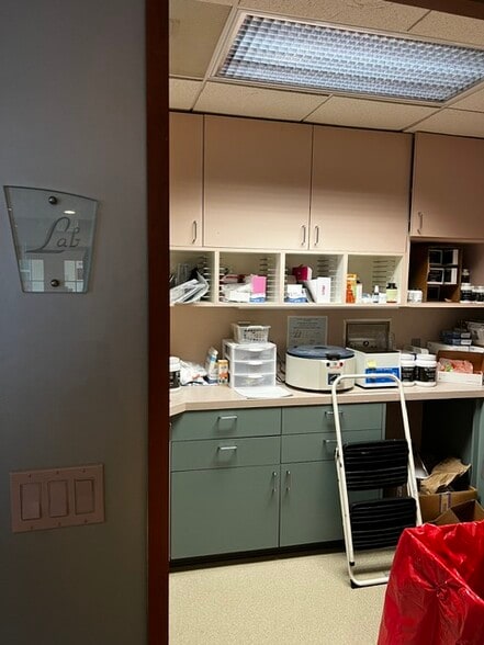 More Photos Of 4430 106th St SW, Mukilteo Medical For Sale