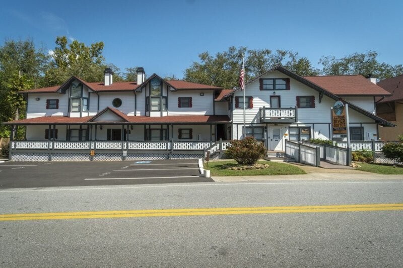 More Photos Of 892 Edelweiss Strasse, Helen Hotel For Sale