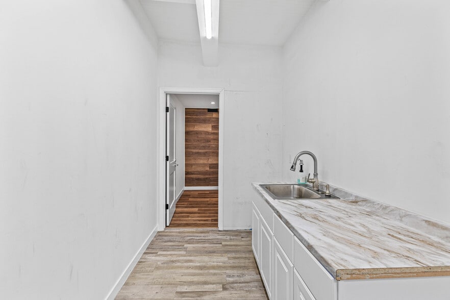 More Photos Of 1767 Standard Ave, Glendale Office For Lease