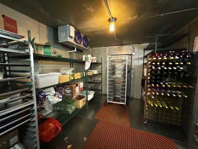 More Photos Of 370 Manor Ln, Jamesport Restaurant For Sale