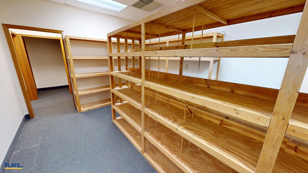 More Photos Of 54 Westchester Dr, Youngstown Unknown For Lease