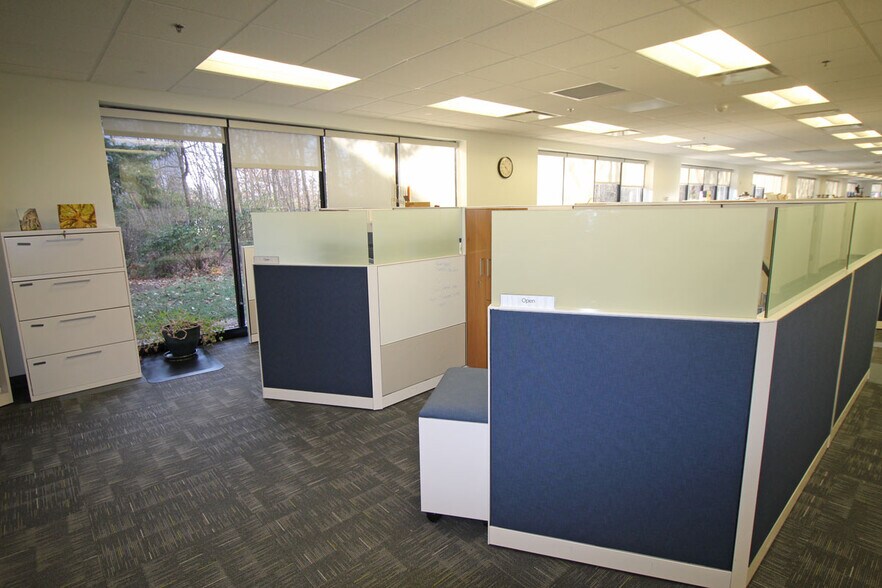 More Photos Of 3500 E Coliseum Blvd, Fort Wayne Office For Lease