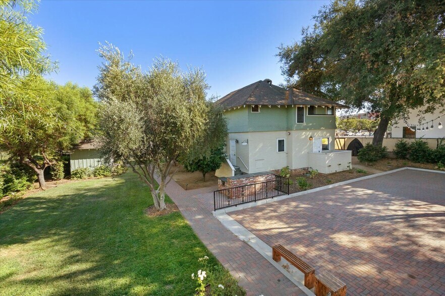 More Photos Of 136-140 W 3rd Ave, Escondido Office For Sale