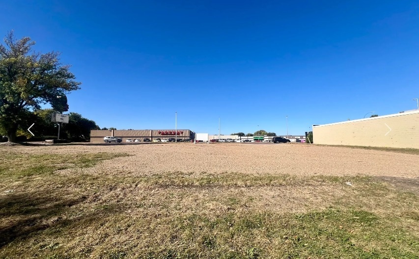 More Photos Of 415 S State St, Fairmont Land For Sale