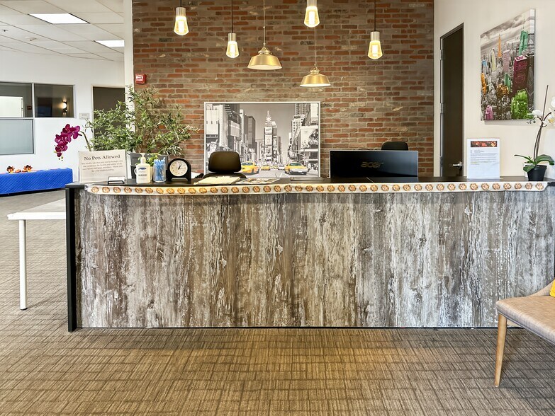 More Photos Of 800 W El Camino Real, Mountain View Coworking Space