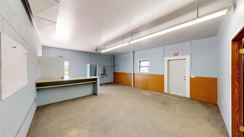 More Photos Of 120 W Charles St, Readstown Warehouse For Sale