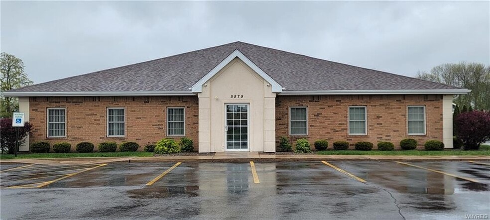 Primary Photo Of 5879 Snyder Dr, Lockport Medical For Sale