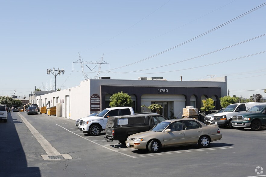 Primary Photo Of 11760 Roscoe Blvd, Sun Valley Warehouse For Lease