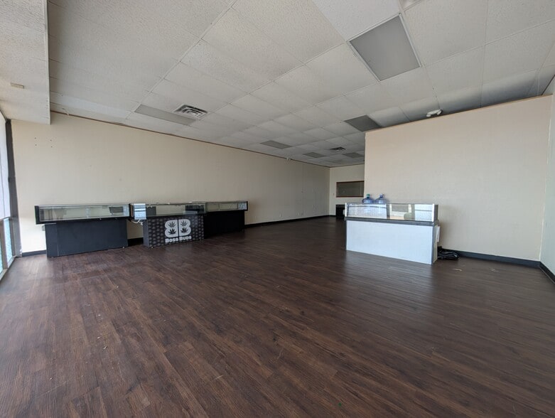 More Photos Of 203-207 SW C Ave, Lawton General Retail For Lease
