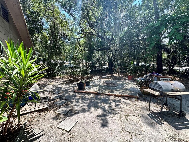 More Photos Of 919 NW 23rd Ave, Gainesville Office Residential For Sale