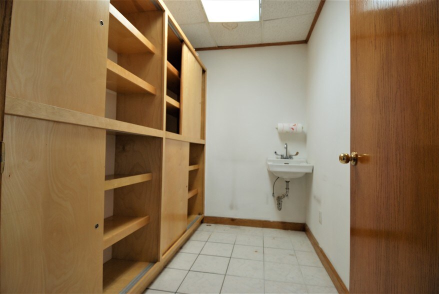 More Photos Of 7-8 Chatham Sq, New York Office For Lease