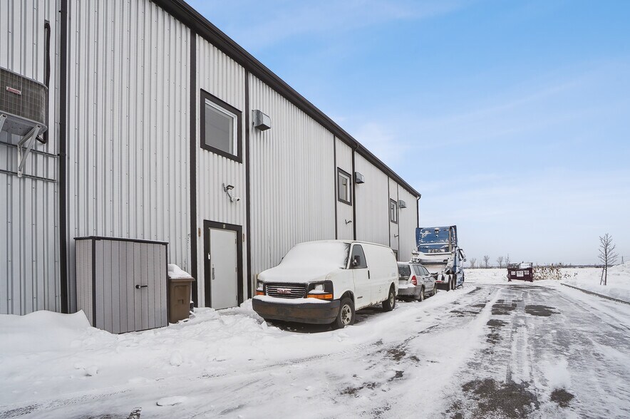More Photos Of 1356 Boul Lionel-Boulet, Varennes Warehouse For Sale