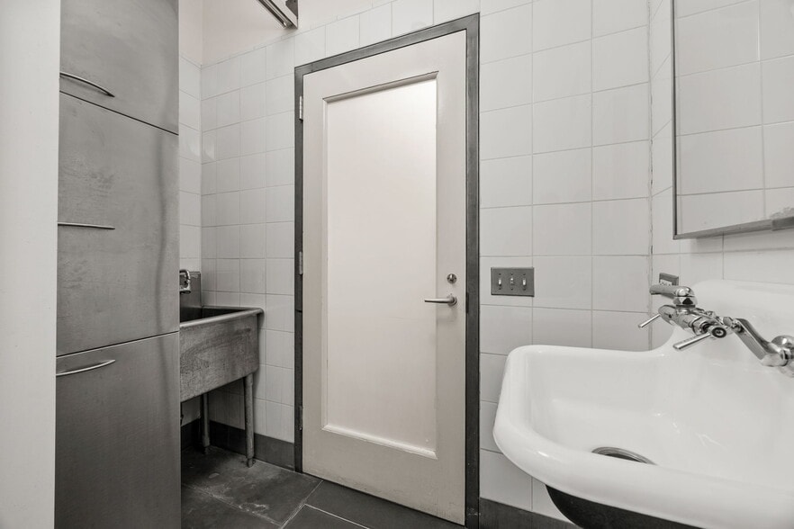 More Photos Of 37 Greene St, New York Apartments For Sale