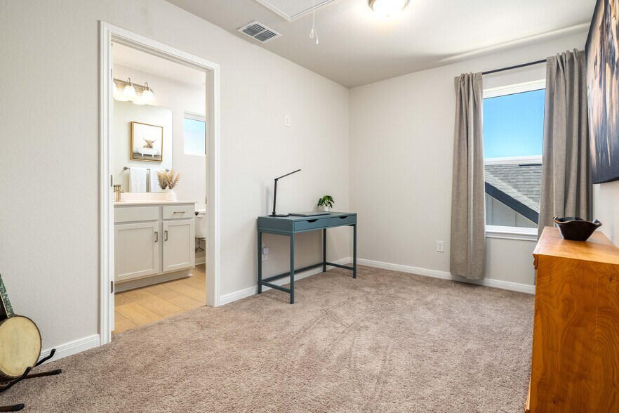 More Photos Of 2127 Hofstaat, New Braunfels Hospitality For Sale