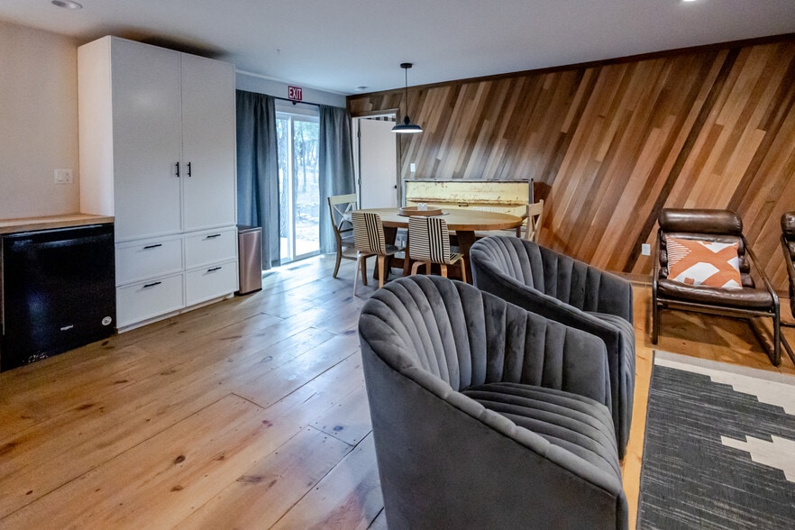 More Photos Of 6385 W White Mountain Blvd, Lakeside Lodge Meeting Hall For Sale