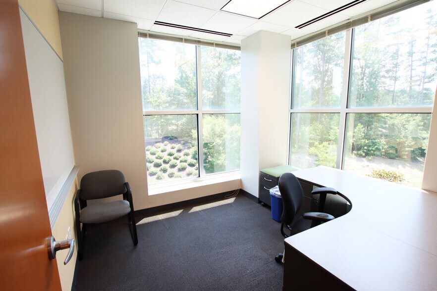 More Photos Of 8045 Arco Corporate Dr, Raleigh Office For Lease