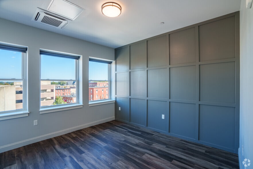 More Photos Of 25 Lowell St, Manchester Apartments For Lease