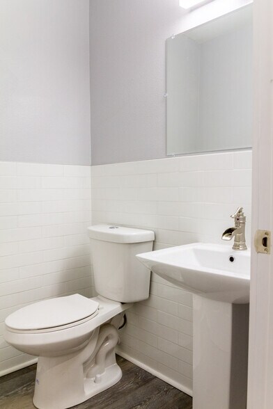 More Photos Of 3901 W Platt St, Tampa Assisted Living For Sale